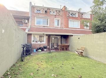 Casa · 210m² · 6 Ambientes · 1 Cochera · Hermosa Propiedad con 3 Dorm. + Amplio Playroom Jardin m Estacion y Alvear