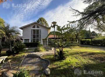 Casa · 578m² · 7 Ambientes · 2 Cocheras · Quinta en Barrio Parque El Trébol Sobre Lote de 4968 m²
