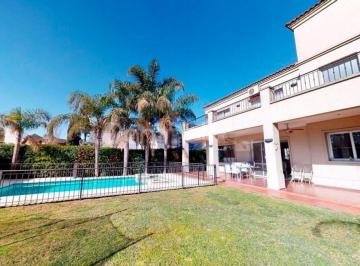 ZDI-ZDI-84_2 · Venta de Casa 5 Ambientes en El Casco de Moreno