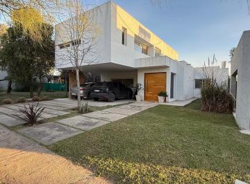 Foto · Casa Venta San Alfonso del Talar 4 Dorm. 3 Baños Pileta Apta Credito