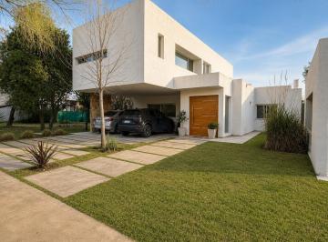Foto · Casa Venta San Alfonso del Talar 4 Dorm. 3 Baños Pileta Apta Credito
