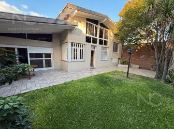 Casa · 247m² · 5 Ambientes · 4 Cocheras · Casa de 5 Ambientes en Venta Quilmes Centro, Apta Credito. a m de Plaza de La Cruz