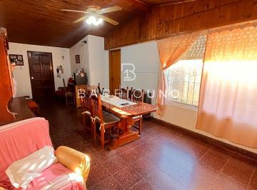 Casa · 124m² · 3 Ambientes · 1 Cochera · Casa en Venta 2 Dorm. Apto Credito en Luis Guillón, Esteban Echeverría