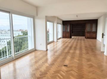 Departamento · 212m² · 8 Ambientes · 2 Cocheras · Alquiler Apto Parque Batlle. 3 Dorm. 2 Gge Piso7