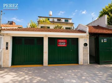 Casa · 254m² · 5 Ambientes · 2 Cocheras · Casa Tipo PH en Planta Alta con Terraza y Parrilla