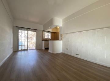 Departamento de 2 ambientes, Villa Crespo · Vendo Excelente Semipiso 2 Ambientes Al Frente con Balcón Corrido y Lavadero. Apto Profesional.