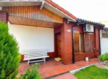 Casa de 4 ambientes, Ituzaingó · Hermoso Chalet Colonial en Barrio Aeronautico, a Pocas Cuadras del Acceso Oeste