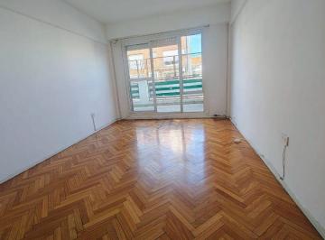 Departamento de 3 ambientes, Almagro · 3 Ambientes con Balcón Terraza - Frente