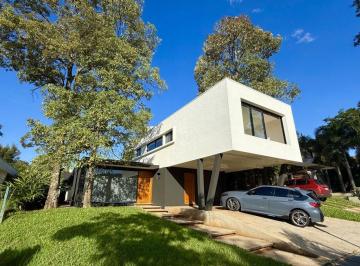Casa de 4 ambientes, Posadas · Alquiler - Casa - 4 Ambientes - Barrio Privado - Pileta - Seguridad Fisica 24hs - Posadas