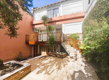 Casa · 301m² · 6 Ambientes · 4 Cocheras · Muy Buena Casa Entre Maipu y Vias