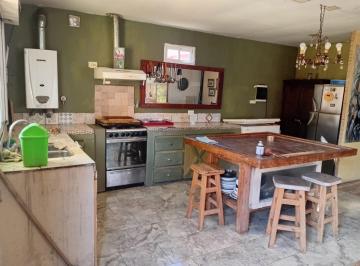 Casa · 80m² · 3 Ambientes · 2 Cocheras · Totalmente Amoblada!