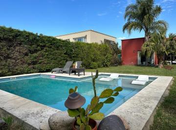Casa · 144m² · 4 Ambientes · 3 Cocheras · Casa en Venta en Las Liebres