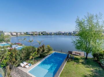 Casa · 277m² · 5 Ambientes · 5 Cocheras · Casa en Venta Al Agua en Tipas