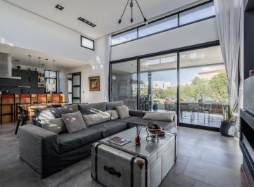 Casa · 251m² · 5 Ambientes · 3 Cocheras · Venta Casa de Una Planta con Diseño Funcional y Terminaciones Premium – Haras Santa María