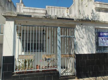Casa de 4 ambientes, Versalles · Casa de 4 Ambientes con Taller, Oficina y Terraza en Versalles