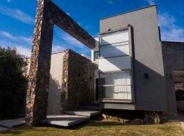 Casa de 6 ambientes, Vistalba · En Venta | Exclusiva Residencia de Categoría en Vistalba Country