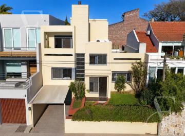 Casa · 201m² · 6 Ambientes · 1 Cochera · Casa en Venta Vista Al Rio I San Pedro Buenos Aires