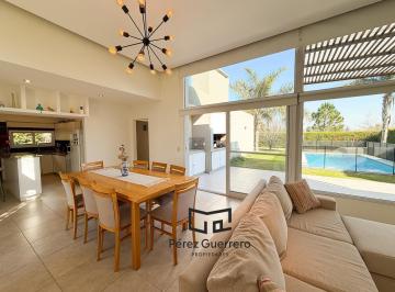 Casa · 175m² · 4 Ambientes · 1 Cochera · Casa en Venta en El Canton Islas con 3 Dorm. y Pileta