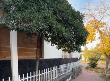 Casa · 182m² · 5 Ambientes · 2 Cocheras · Century 21 Lucio Barroso Vende Casa a Remodelar en Godoy Cruz