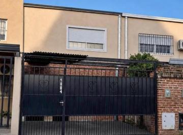 PH · 85m² · 3 Ambientes · PH en Venta - 2 Dorm. 2 Baños - 290 m - La Plata