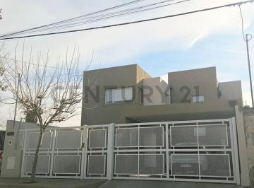 Casa · 180m² · 5 Ambientes · 2 Cocheras · Venta Casa 3 Dorm. – Patio – Pileta - Barrio Rincon de Emilio – Neuquen – Apta Credito
