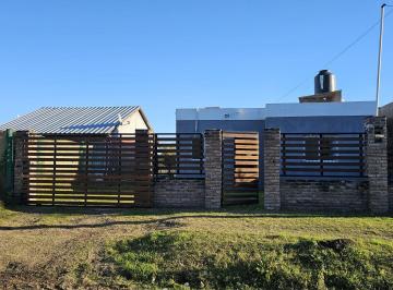 Casa · 89m² · 5 Ambientes · 3 Cocheras · Venta | Casa de 2 Dorm. con Pileta en Quinto Cuartel! Padre Brassesco 1416 – Victoria, Entre R