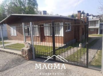 Casa de 6 ambientes, Villa Carlos Paz · Casa en Carlos Paz con 4 Departamentos Independientes!