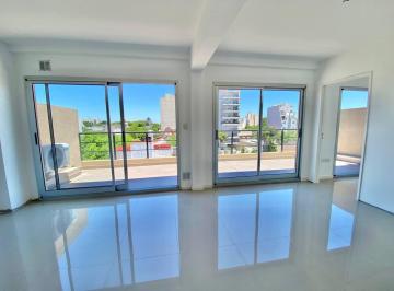 Departamento · 34m² · 2 Ambientes · Alquiler Depto Semipiso de 2 Amb con Balcón Terraza!