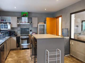 Casa · 450m² · 5 Ambientes · Casa Chalet en Venta en El Bosque Club de Campo, Córdoba