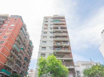 Departamento · 94m² · 4 Ambientes · Amplio Depto de 4 Ambientes con Patio y Parrilla