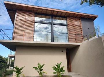 Casa · 235m² · 6 Ambientes · 2 Cocheras · Casa en Venta a Estrenar en Ayres Plaza