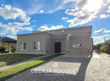 Casa · 126m² · 4 Ambientes · 2 Cocheras · Casa en Venta Barrio Santa Ines Canning