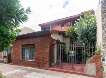 Casa · 115m² · 6 Ambientes · Venta Casa Patio Terraza y Parrilla