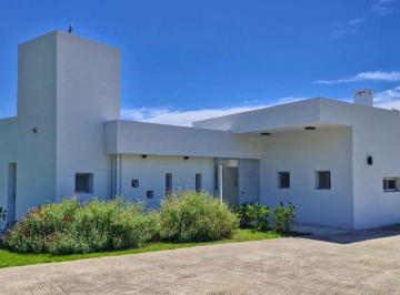 Casa · 161m² · 4 Ambientes · 3 Cocheras · Venta Casa Haras San Pablo Gral Rodriguez