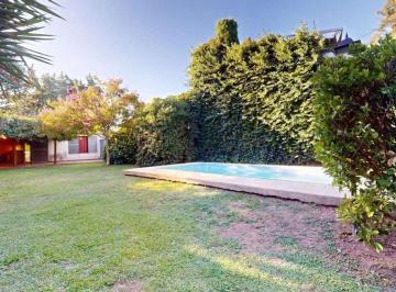 Casa · 45m² · 2 Ambientes · 2 Cocheras · Casa en Venta City Bell Pileta 1 Dormitorio