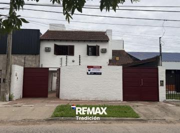 Casa · 146m² · 5 Ambientes · 2 Cocheras · Casa de 5 Ambientes en Venta Categoría Muy Buena.