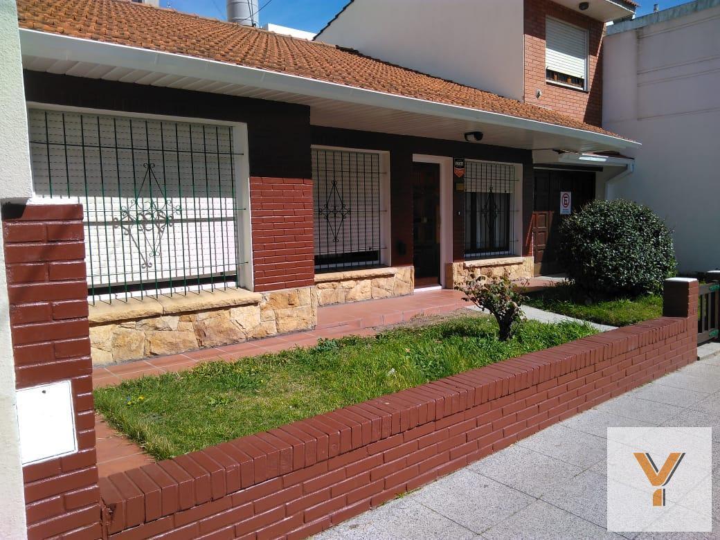Casa 3 dorm, 189m² con cochera para 2 autos — Los Andes