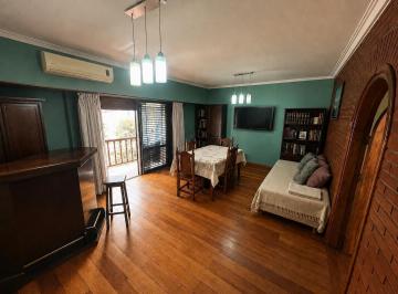 PH · 111m² · 5 Ambientes · 1 Cochera · Venta PH 4 Ambientes con Entrada Independiente, Quincho, Patio y Cochera en Bernal Oeste