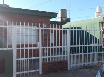 Foto · Casa de 1 Dormitorio con Entrada de Vehiculo y Patio