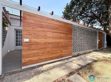 Casa · 100m² · 4 Ambientes · 1 Cochera · Casa Totalmente Reciclada de 2 Dorm. con Cochera en Colinas del Cerro