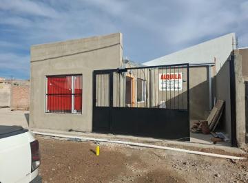 Casa · 50m² · 2 Ambientes · 1 Cochera · Fernandez Oro Alquila 1 Dormitorio C/ Entrada de Auto