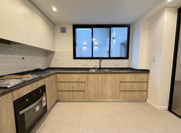 Casa · 82m² · 6 Ambientes · Casa de 2 Dorm. con Parillero y Terraza Privada
