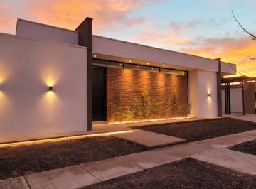 Casa de 5 ambientes, Carrodilla · Casa a La Venta 3 Dorm. en Boedo Village