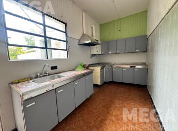 Casa · 100m² · 5 Ambientes · Santa Fe 662 Planta Baja en Alquiler