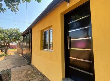 Casa · 110m² · 4 Ambientes · 3 Cocheras · (A111) Casa 3 Dorm. - B° Itaembé Miní