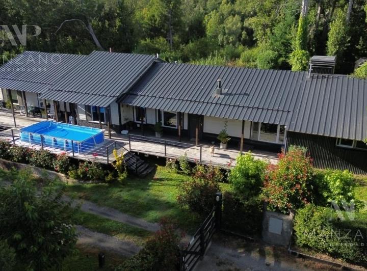 Casa · 1500m² · 7 Ambientes · 2 Cocheras