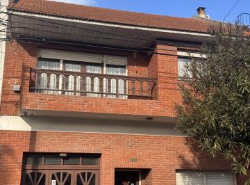 Casa · 242m² · 5 Ambientes · 2 Cocheras · Casa en Mar del Plata
