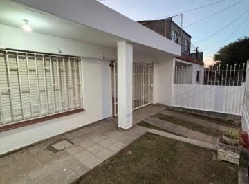 Casa de 12 ambientes, Córdoba · Casa en Alquiler - en Una Planta con Patio, Jardin y Cochera