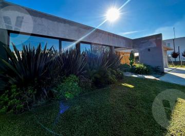 Frente · Casa en Barrio Santa Ines