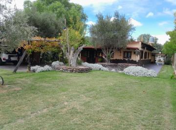 Casa de 7 ambientes, Maipú · Atractiva Casa con Extenso Parque en El B° Jardines del Pedregal, Rodeo del Medio - Maipú/mendoza